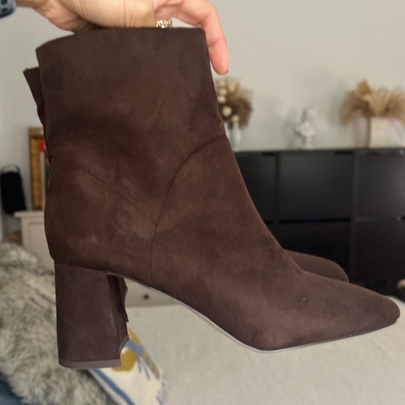 Nordstrom Rack Women's Naja Block Heel Bootie in Brown Chocolate- 7.5 - Picture 2 of 4